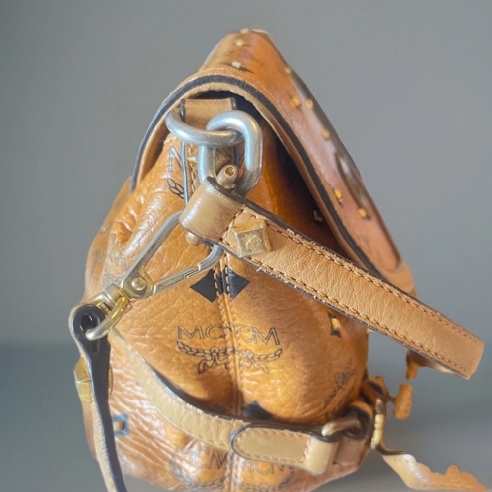 MCM LIMITED EDITION STUDDED TWO WAY CROSSBODY/ SHOULDER Bag Cognac Medium EUC - Picture 7 of 17